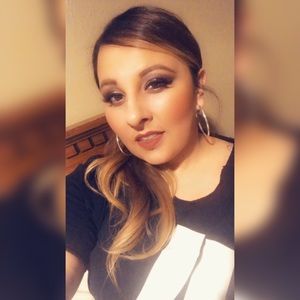 Meet your Posher, Melysa